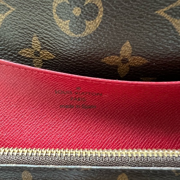Louis Vuitton Emilie Wallet - Picture 11 of 12